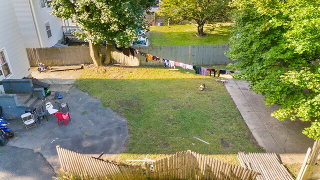 view of yard with a patio area