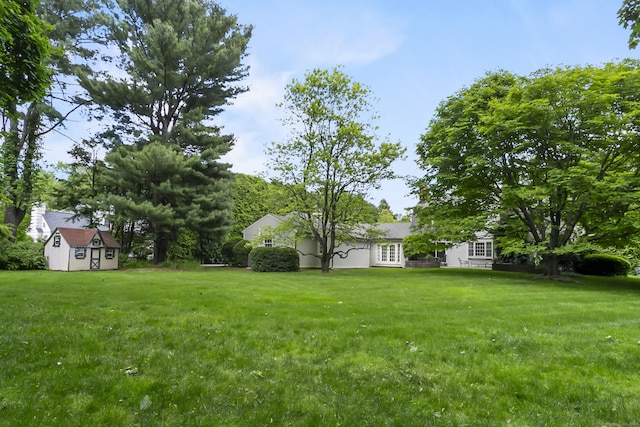 91 Open Gate Ln, Fairfield, CT 06890 - view of grassy yard