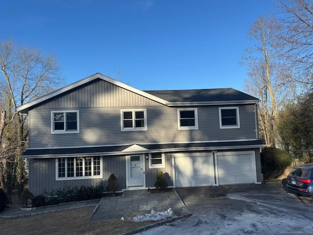 view of front facade featuring a garage