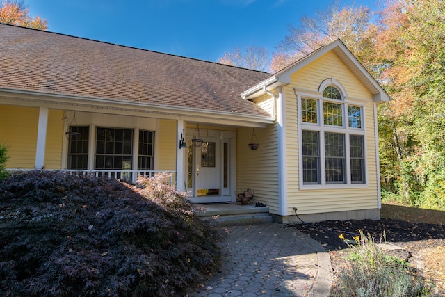 view of front of property featuring a porch