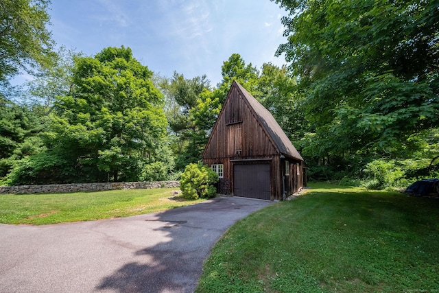 6 Tantummaheag Rd, Old Lyme, CT 06371 - detached garage featuring driveway