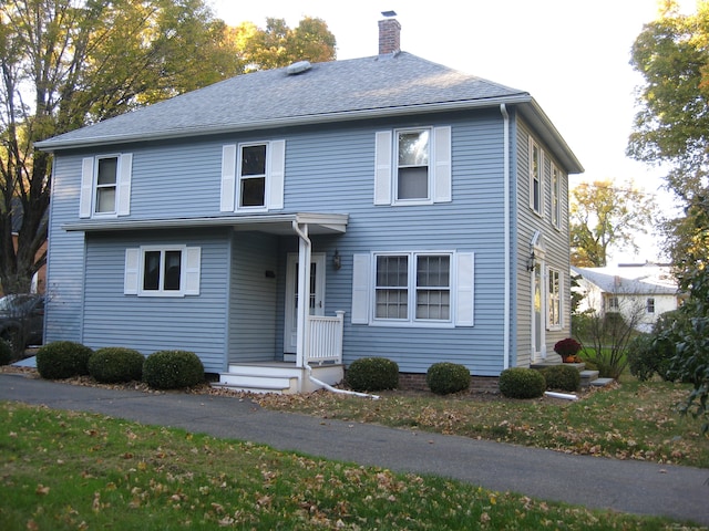 view of front property