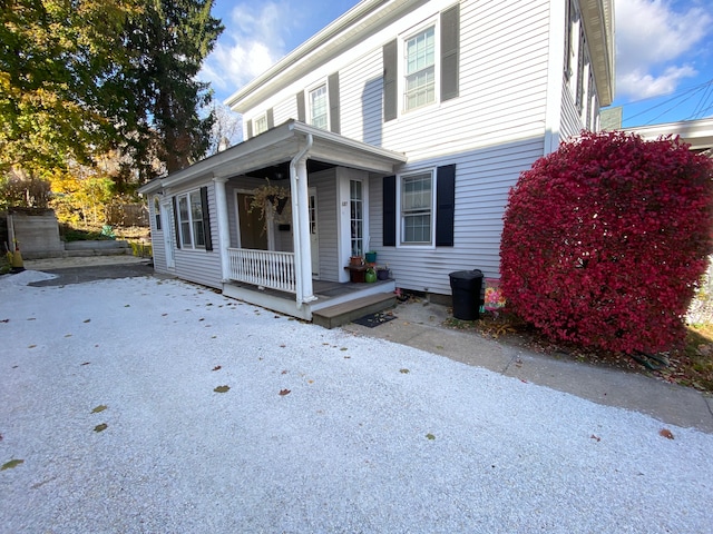 view of front facade featuring a porch