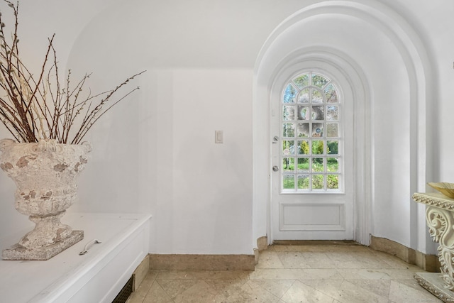 6 Prospect Ct, Hamden, CT 06517 - entrance foyer with baseboards