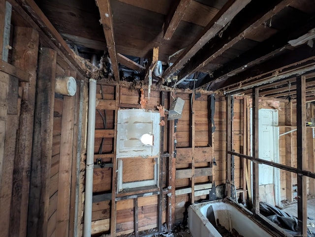 bathroom featuring a bathing tub