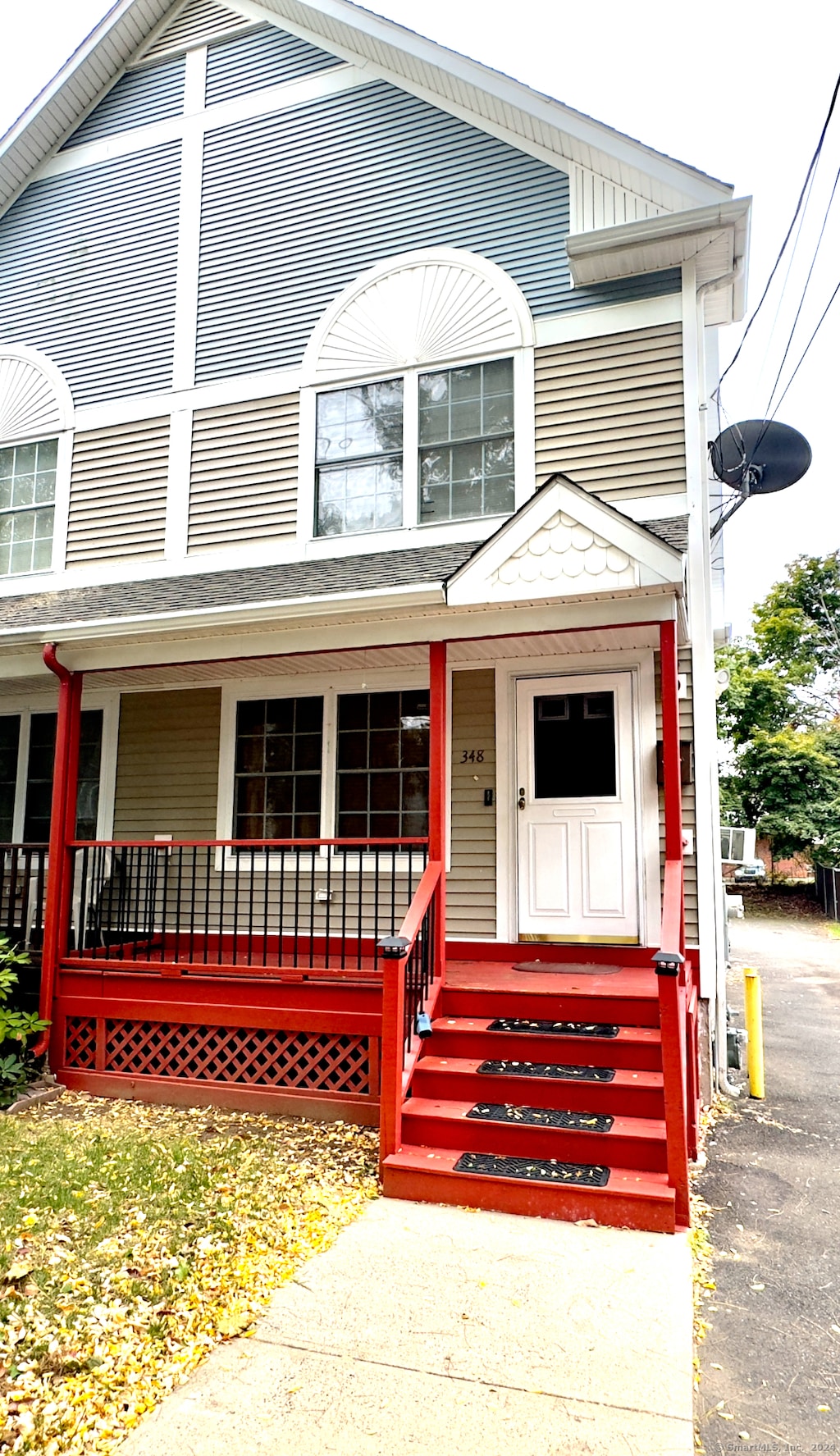 view of front of home with covered porch