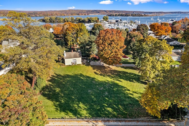 bird's eye view with a water view