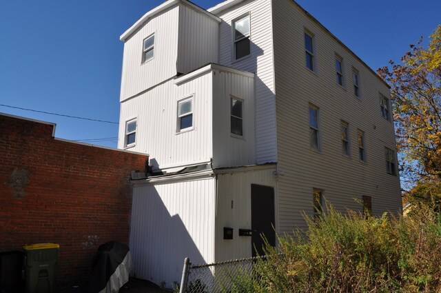 21 Violet St, Waterbury, CT 06704 - view of property exterior with fence