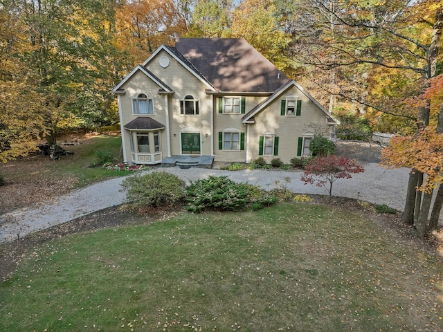 view of front of property with a front yard