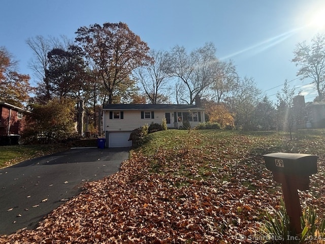 view of front facade with a garage