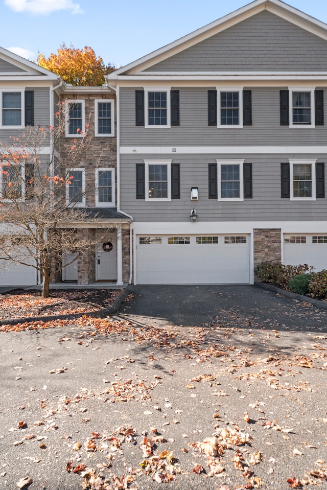 view of front of property featuring a garage