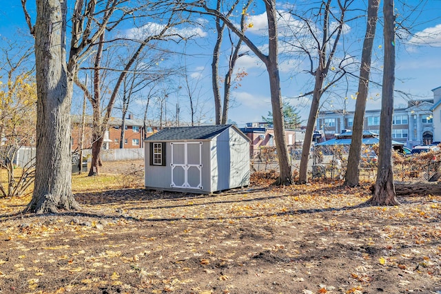 view of yard with a shed