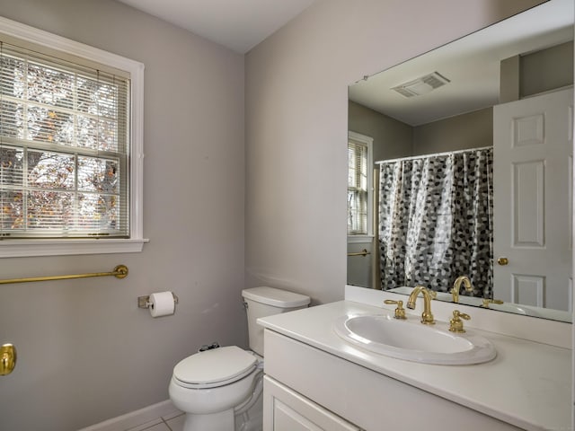 13 Longview Ter Unit 13, Madison, CT 06443 - full bathroom featuring toilet, vanity, tile patterned flooring, baseboards, and curtained shower