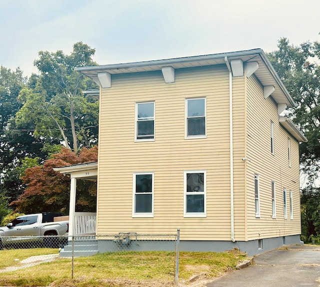 view of home's exterior