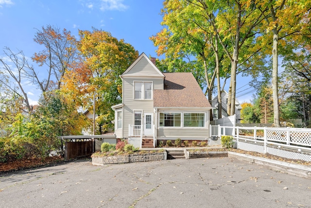 view of front property