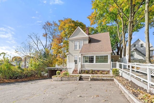 view of front of property