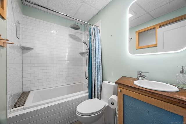 full bathroom featuring toilet, vanity, and shower / tub combo