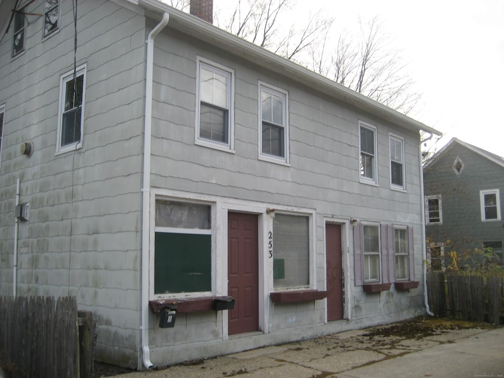 view of front of home