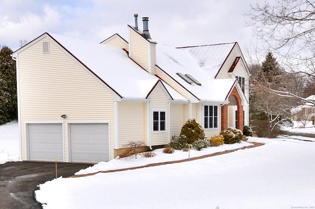 view of front of house featuring a garage