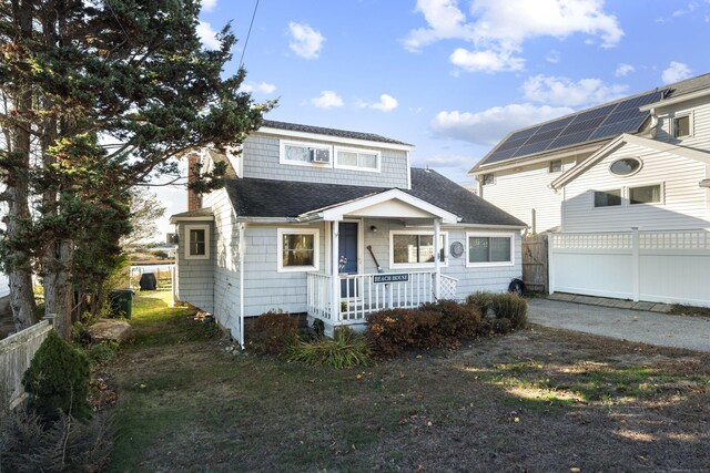 view of front of home featuring covered porch