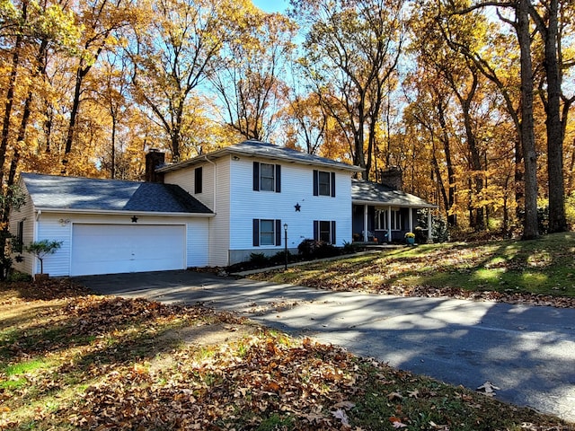 view of front facade featuring a garage