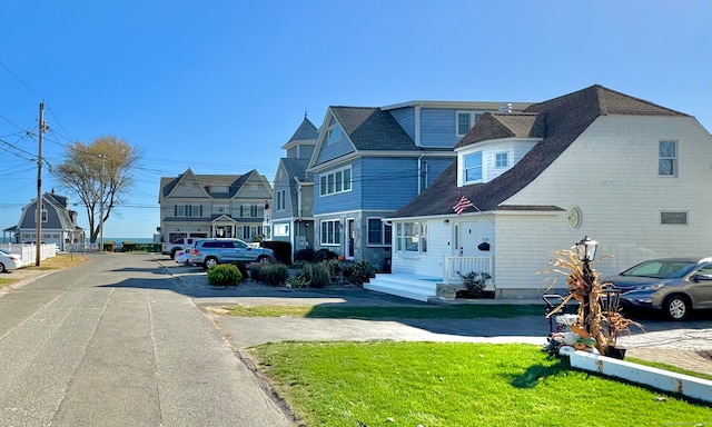 view of front of house with a front yard