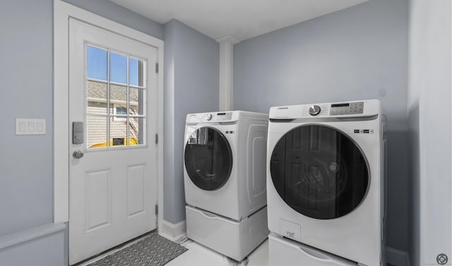 442 Seaside Ave, Westbrook, CT 06498 - laundry room featuring independent washer and dryer and baseboards