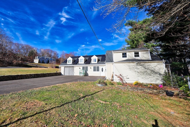 view of front of house with a front yard