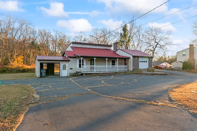 view of front facade with covered porch