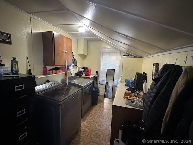 laundry room with washer and clothes dryer