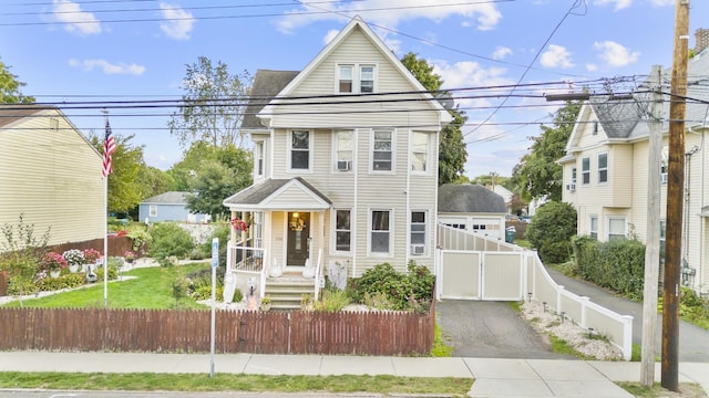 view of front of house