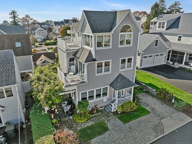 view of front facade with a garage