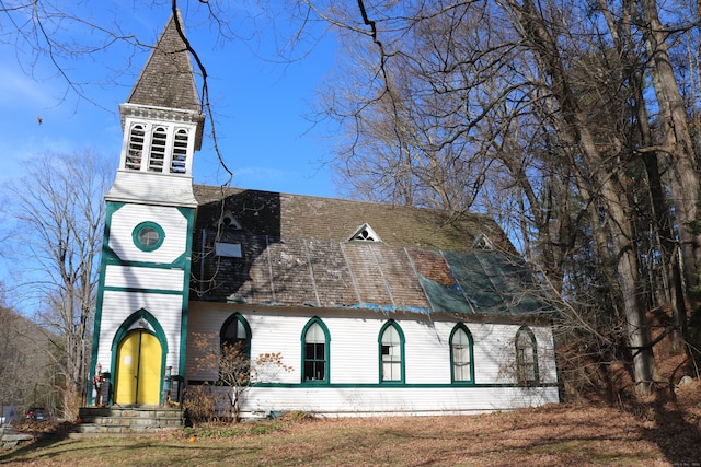 view of front facade