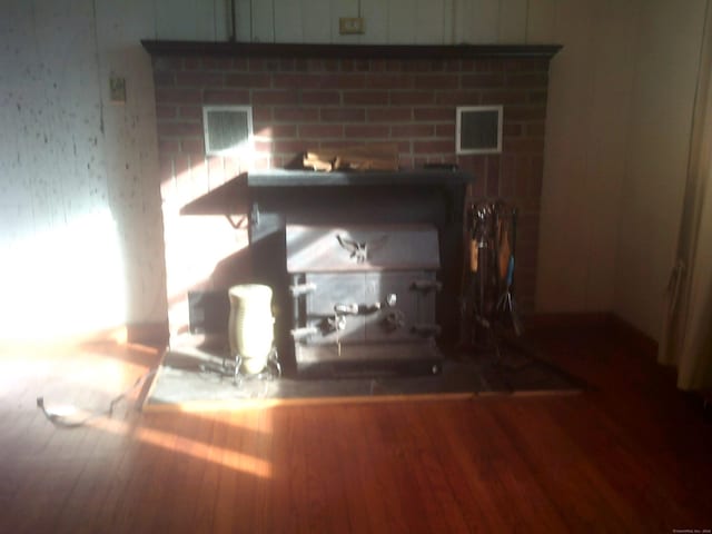 room details featuring wood-type flooring