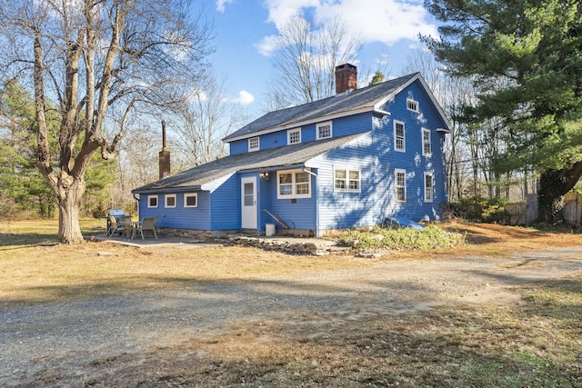 view of front of property featuring a patio area