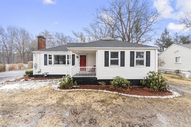 view of front of home featuring a porch