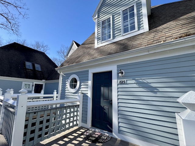 view of property entrance