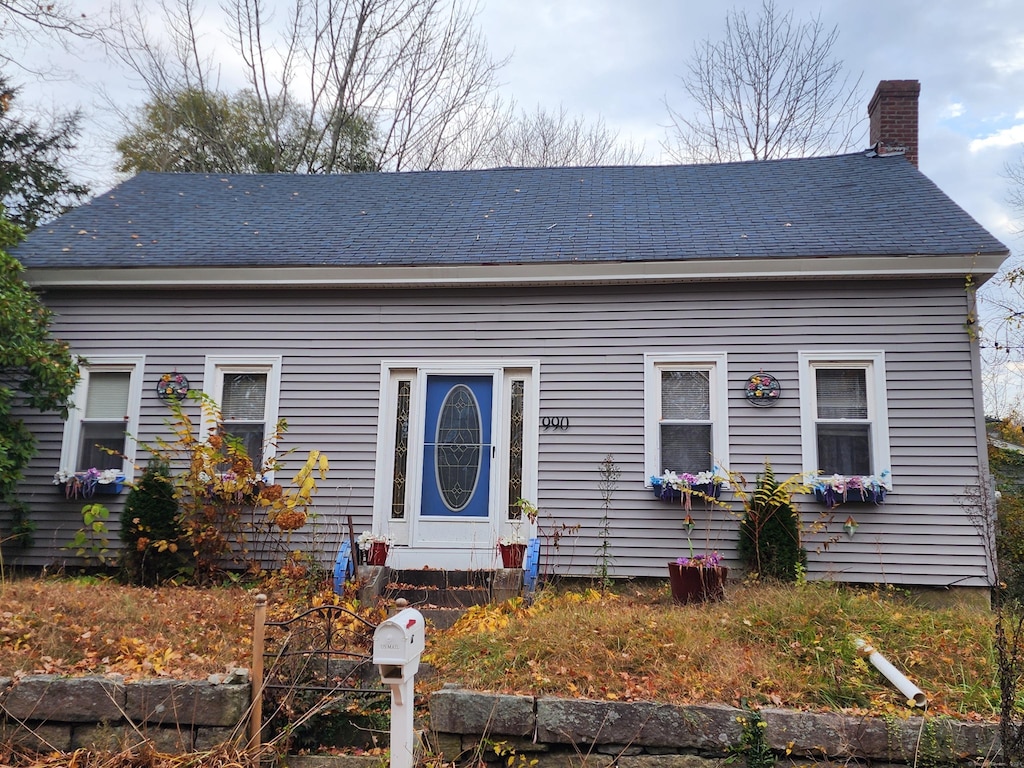 view of front of property