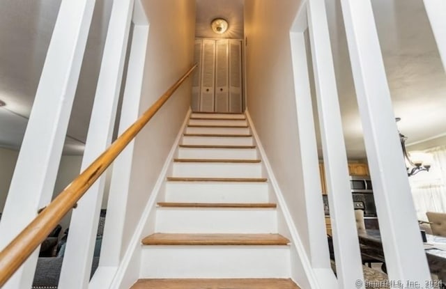 25 Liberty St Unit E, New Haven, CT 06519 - view of staircase