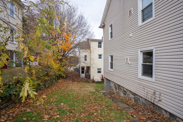 view of yard with cooling unit