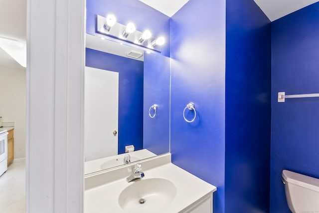 27 Crows Nest Ln Unit 15E, Danbury, CT 06810 - bathroom with vanity and toilet