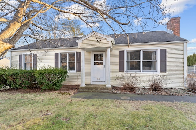 view of front of house with a front yard