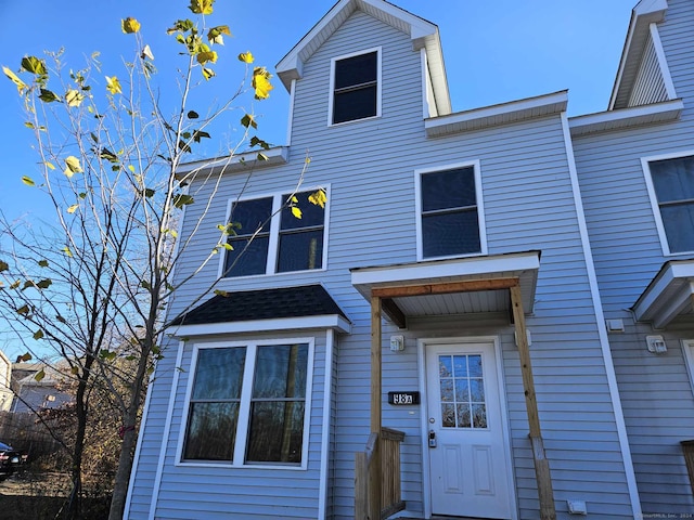 view of front facade