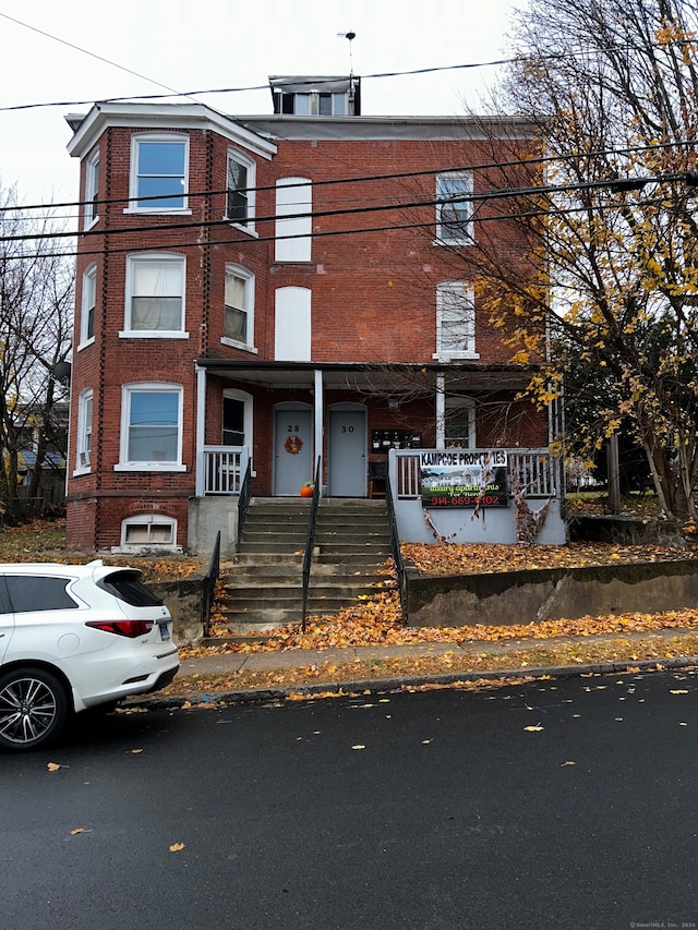 view of front of house featuring covered porch