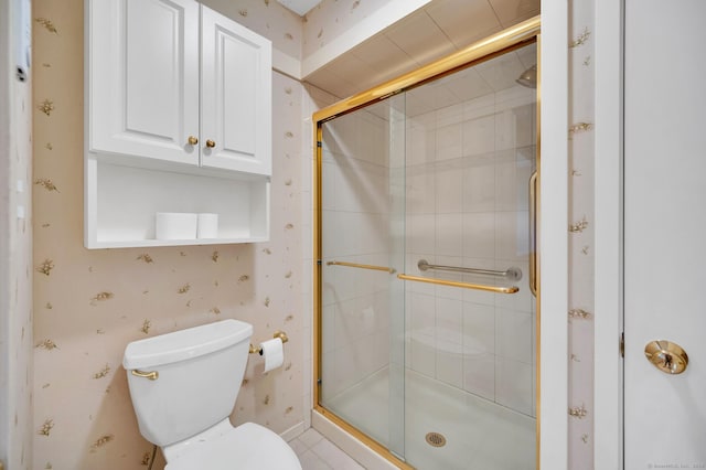 999 Heritage Vlg Unit B, Southbury, CT 06488 - bathroom featuring a stall shower and wallpapered walls