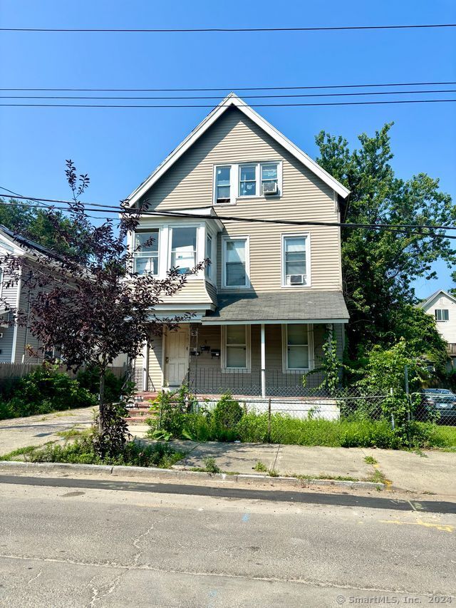 view of front of house with covered porch