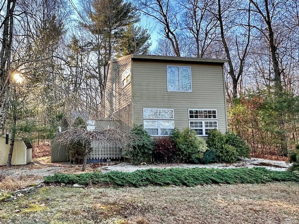 view of home's exterior