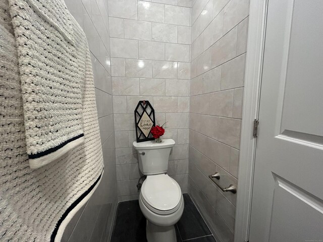 23 Moore Ave, New London, CT 06320 - bathroom with toilet and tile walls