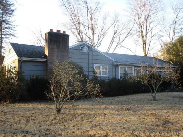 view of home's exterior