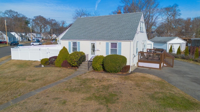 view of front of house with a front lawn